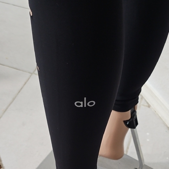 ALO Yoga Black High-Waist Ripped Leggings - Picture 5 of 8